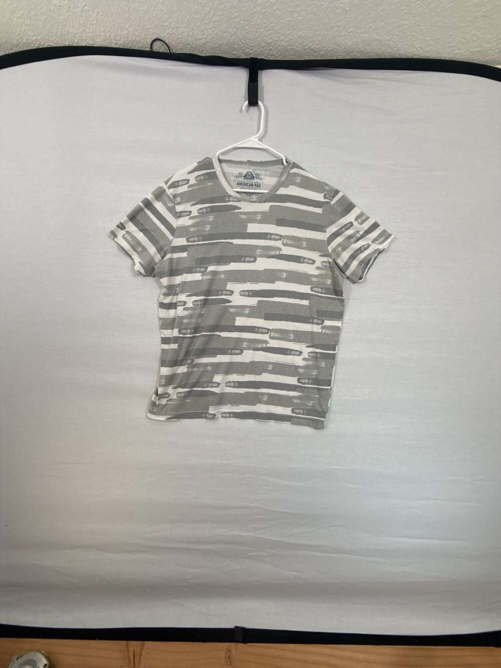 American Rag Gray White Paint Stroke Camo Print Crew Neck T-Shirt Size Large